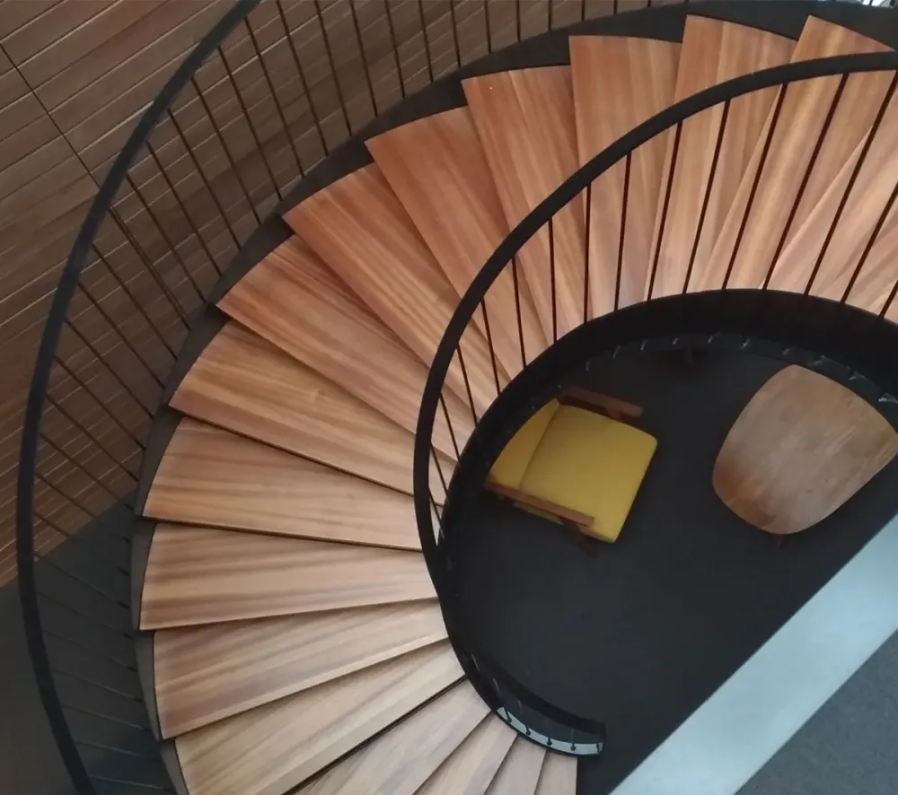 escalier tournant vue d'en haut